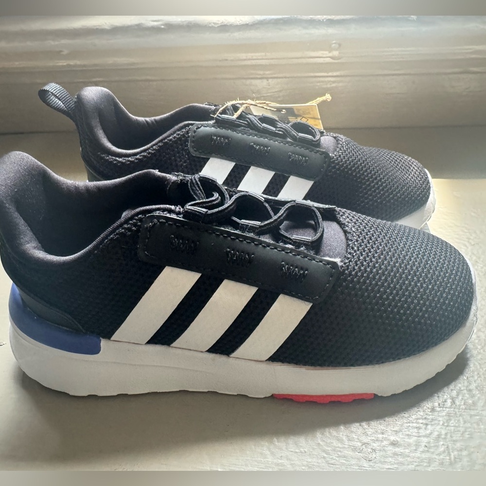 Toddler Adidas tr21 sneakers